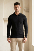 Zwarte polo op mannelijk model